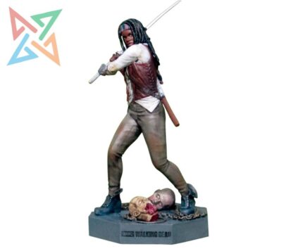 MUÑECO AMC Escala 1:21 THE WALKING DEAD: MICHONNE (Incluye fascículo en inglés)